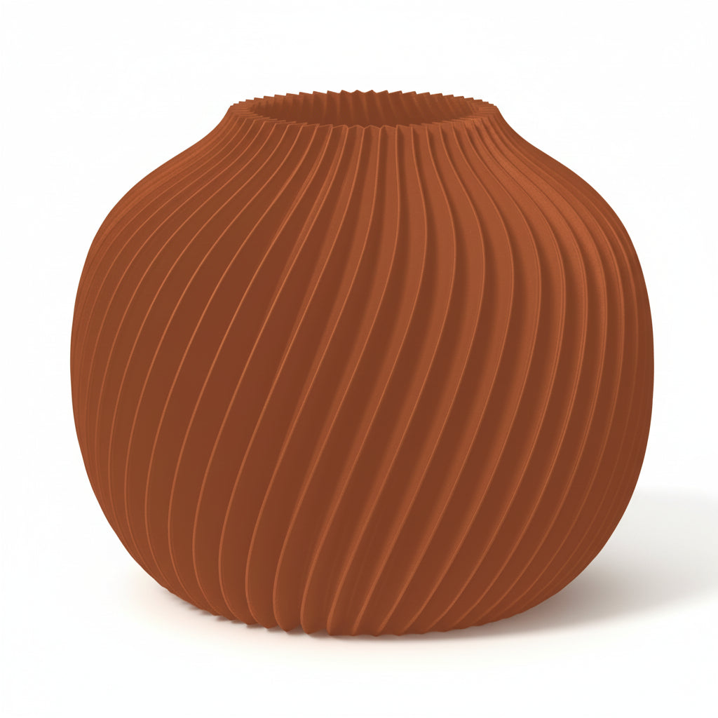 Orvella designvaas in terracotta op witte achtergrond